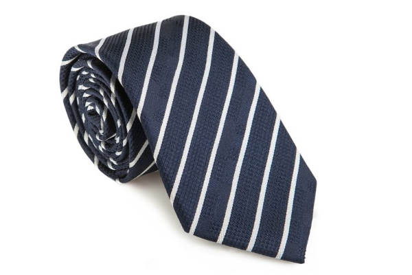 Jaki krawat wybrać? Rodzaje i sposoby wiązania. Przewodnik eleganckiego mężczyzny