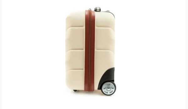 Walizki na czterech czy dwóch kółkach? Jak wybrać idealną walizkę podróżną
