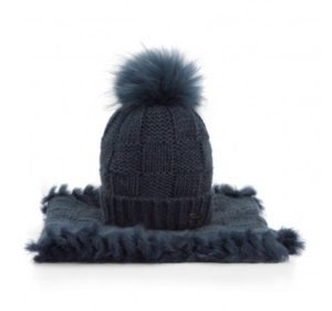 dodatki na jesień i zimę – czapka i szalik w komplecie
