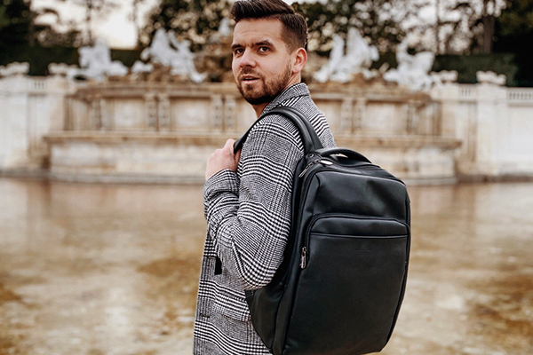 Plecak czy torba na laptopa – co wybrać